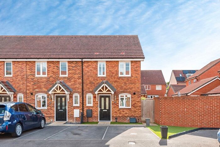 2 Bedroom End Of Terrace House For Sale In Marjoram Way, Didcot, Oxfordshire, OX11