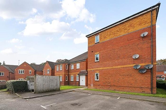 2 Bedroom Apartment For Sale In Swallows Croft, Reading, RG1