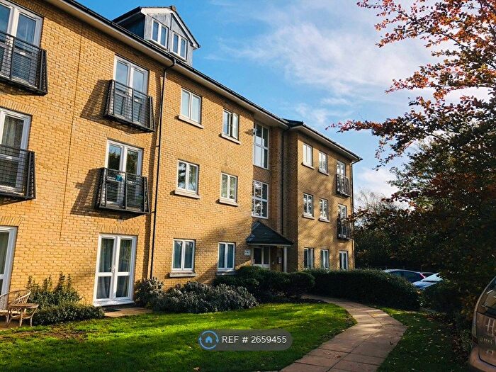 2 Bedroom Flat To Rent In Clarendon Way, Colchester, CO1