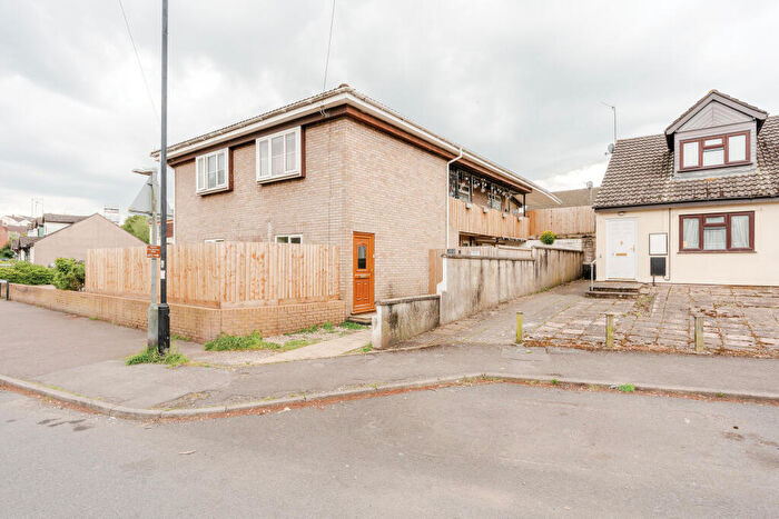 2 Bedroom Flat For Sale In Pond Head Court, Pill, BS20