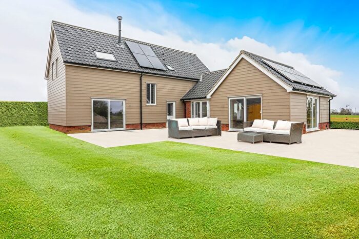 4 Bedroom Detached House For Sale In Hall Road, Brockdish, Diss, Norfolk, IP21
