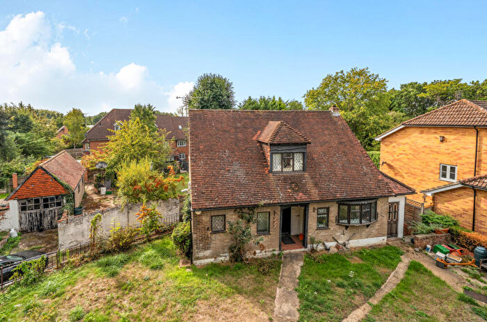 3 Bedroom Detached House For Sale In High Street, Sandhurst, Berkshire, GU47