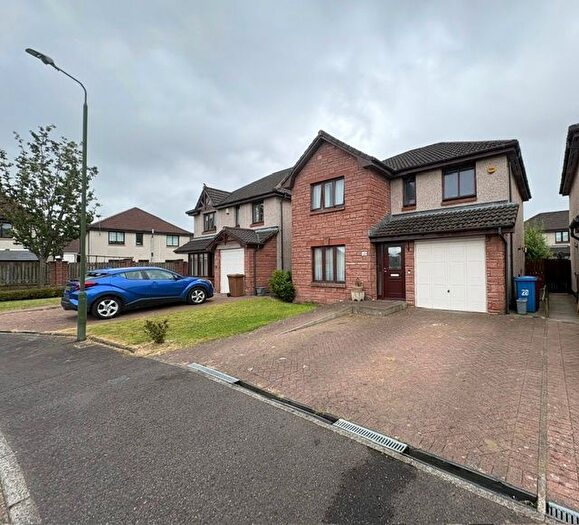 4 Bedroom Detached House To Rent In Crofthead Street, Falkirk, FK2