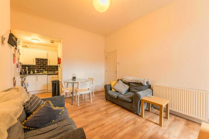 3 Bedroom Flat To Rent In &#;pppw, Helmsley Road, Sandyford, NE2