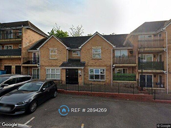 2 Bedroom Flat To Rent In Osier Drive, Basildon, SS15