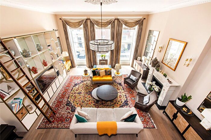 2 Bedroom Flat For Sale In Lancaster Gate, Hyde Park, London, W2