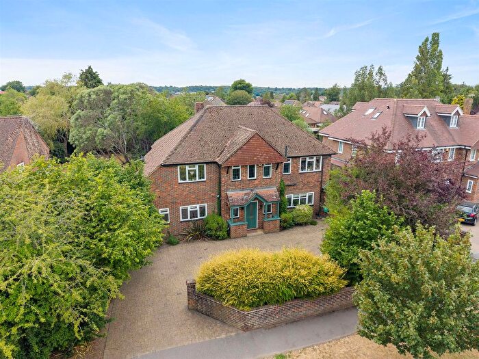 5 Bedroom Detached House For Sale In Denham Lane, Chalfont St. Peter, SL9