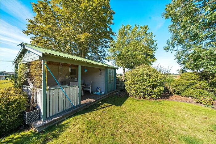 3 Bedroom Bungalow For Sale In Leeds Road, Kippax, Leeds, West Yorkshire, LS25