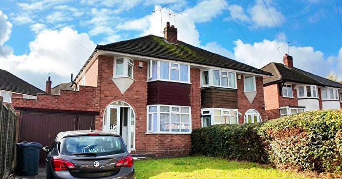 3 Bedroom House To Rent In Goss Croft, Selly Oak, Birmingham, West Midlands, B29