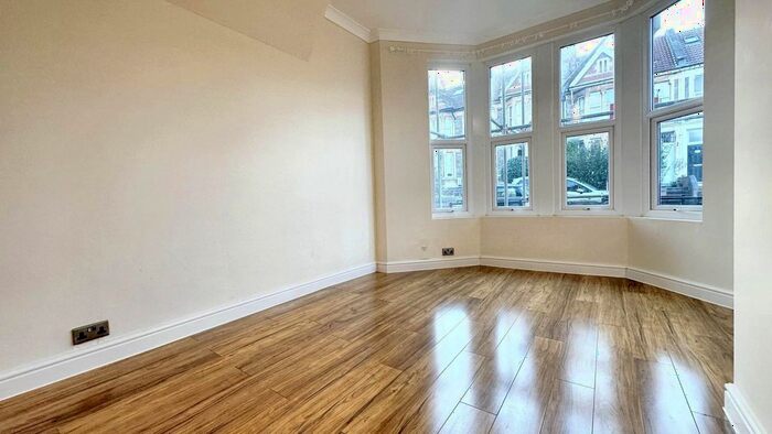2 Bedroom Flat To Rent In Coldharbour Road, Westbury Park, Bristol, BS6