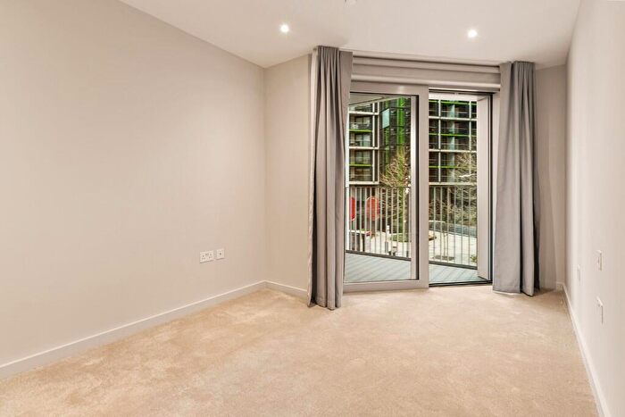 2 Bedroom Apartment To Rent In Nine Elms Lane, London, SW11