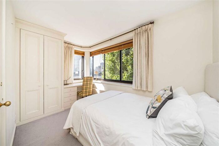 2 Bedroom Flat For Sale In Grosvenor Road, Pimlico, SW1V - Photo 5