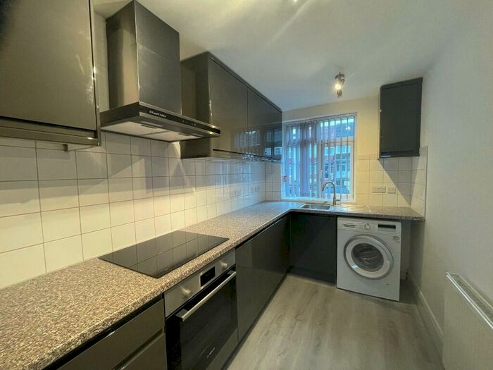 2 Bedroom Flat To Rent In Park Lane, Wembley, Middlesex, HA9