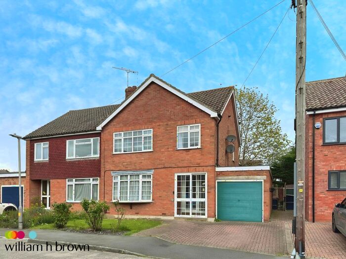 3 Bedroom Semi-Detached House To Rent In Dene Court, Chelmsford, CM1