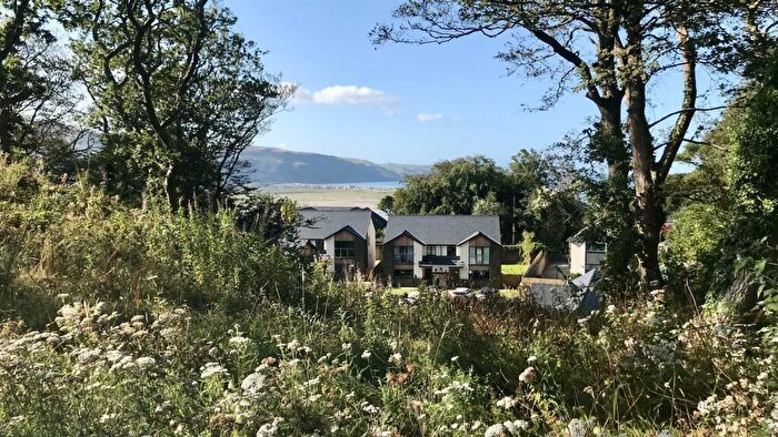 3 Bedroom Semi-Detached House For Sale In Barmouth, LL42
