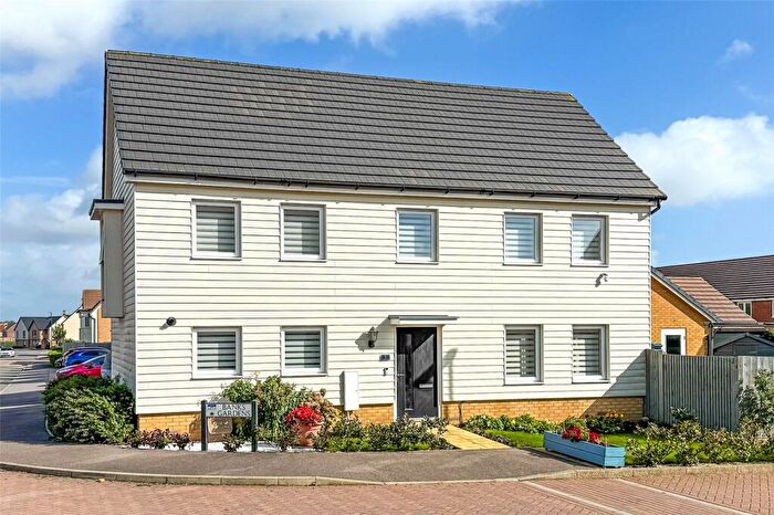 4 Bedroom Detached House For Sale In Banks Gardens, Littlehampton, West Sussex, BN17