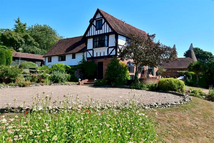 4 Bedroom Semi-Detached House For Sale In Barn Hill, Hunton, Maidstone, Kent, ME15