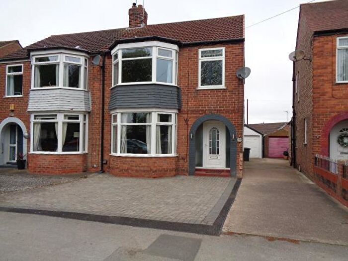 3 Bedroom Semi-Detached House To Rent In Gillshill Road, Hull, HU8
