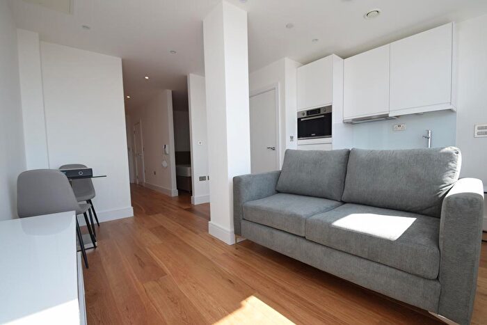 Apartment To Rent In Skyline, High Street, Slough, SL1