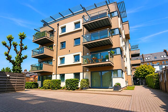 2 Bedroom Flat To Rent In Plaza Royal Mews, Southend-On-Sea, SS1