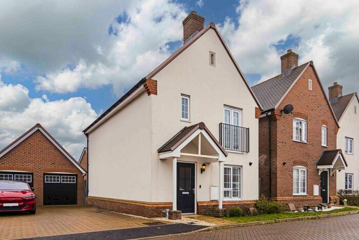 3 Bedroom Detached House To Rent In Cecily Close, Berkhamsted, HP4