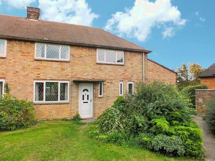 3 Bedroom Semi-Detached House To Rent In High Leys, St Ives, Huntingdon, Cambs PE27