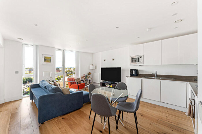 1 Bedroom Apartment For Sale In High Street, London, E15