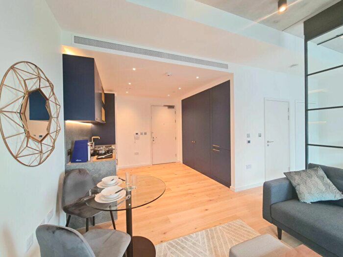 1 Bedroom Flat To Rent In Goodluck Hope, Canary Wharf, E14