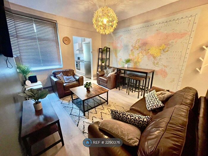 4 Bedroom Terraced House To Rent In Watford Street, Stoke-On-Trent, ST4