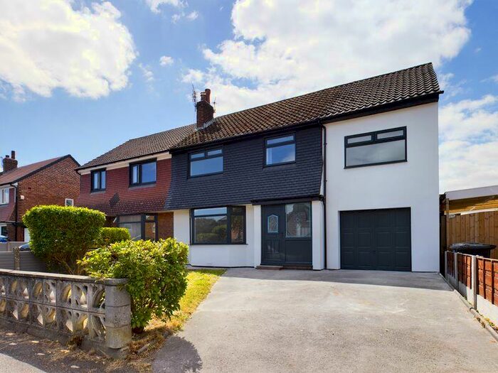 4 Bedroom Semi-Detached House To Rent In Woodhouse Road, Davyhulme, Trafford, M41