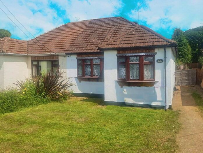 2 Bedroom Bungalow For Sale In Hullbridge Road, Rayleigh, Essex, SS6