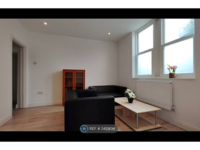 2 Bedroom Flat To Rent In Ilkeston Road, Nottingham, NG7