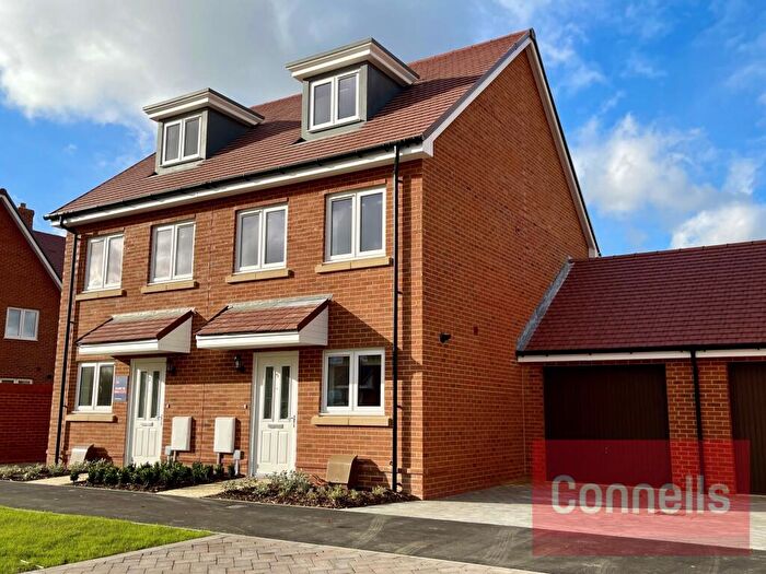 3 Bedroom Semi-Detached House To Rent In Spruce Hill Brook, Faygate, Horsham, RH12