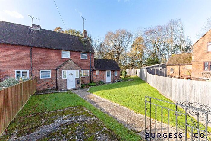 3 Bedroom Semi-Detached House For Sale In Mountjoy, Battle, TN33