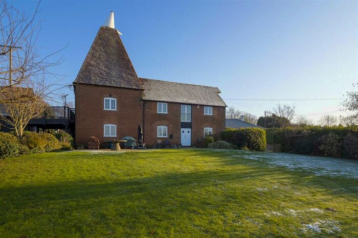 4 Bedroom Detached House To Rent In Vine Farm Oast, Stockers Hill, Boughton-under-Blean, ME13