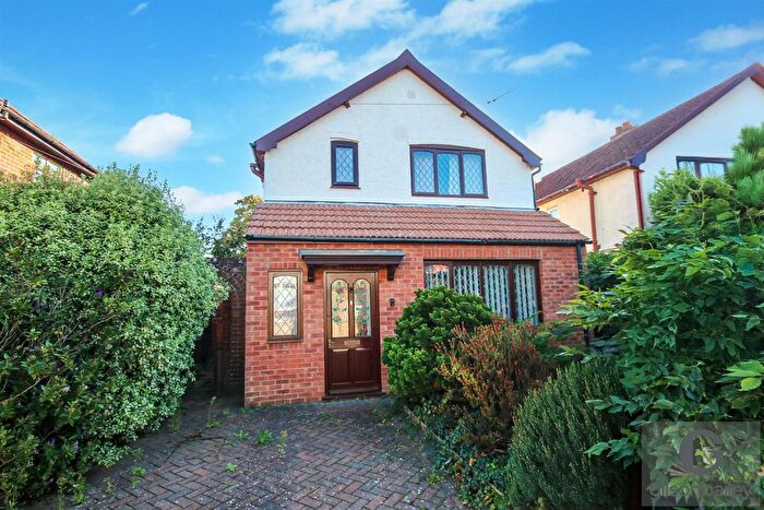 3 Bedroom Detached House For Sale In Corie Road, Norwich, NR4