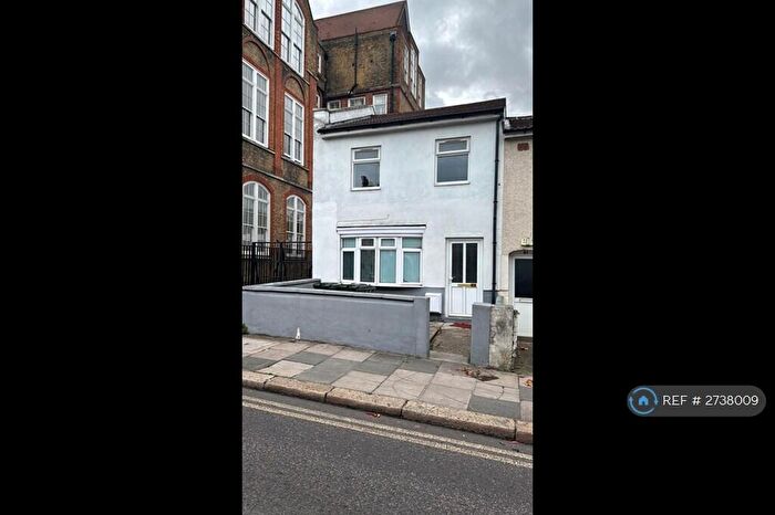 5 Bedroom End Of Terrace House To Rent In Bloomfield Road, London, SE18
