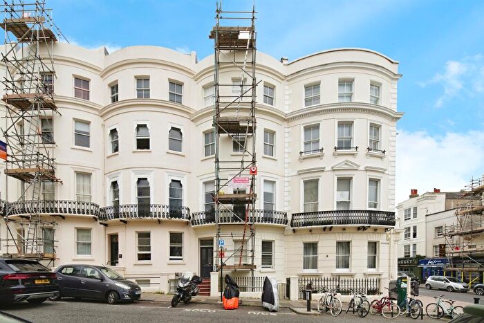 2 Bedroom Apartment For Sale In Lansdowne Place, Hove, BN3