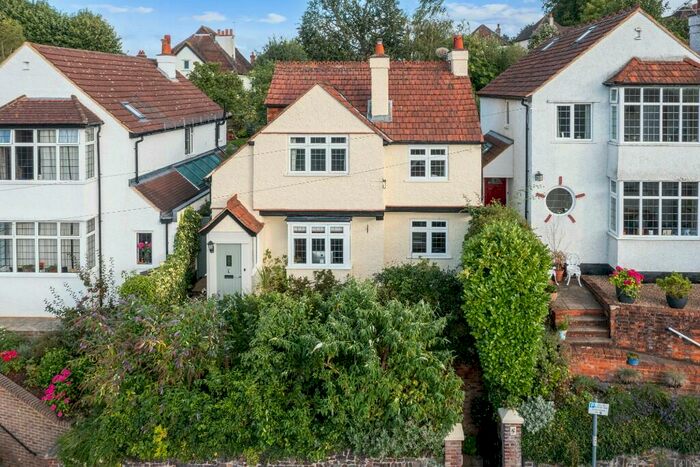 3 Bedroom Detached House To Rent In Mountside, Guildford, Surrey, GU2