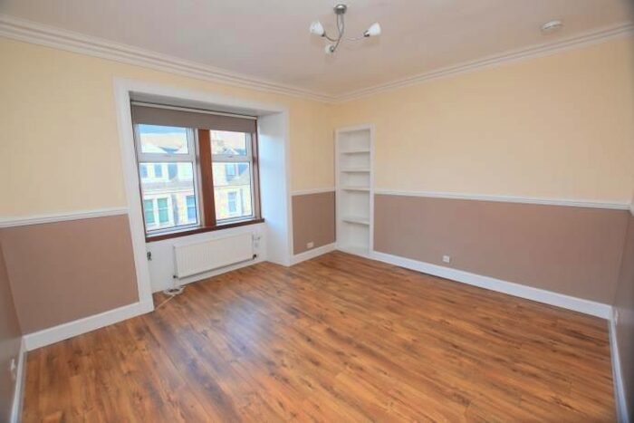 2 Bedroom Flat To Rent In E Ballantine Place, Perth, PH1