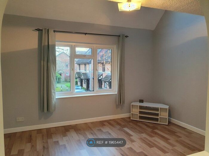 2 Bedroom Maisonette To Rent In Dorchester Court, Woking, GU22