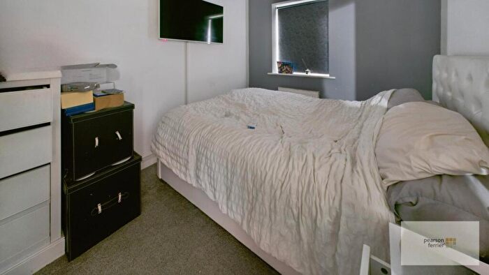 3 Bedroom Town House For Sale In Brook Walk, Tottington, Bury, BL8