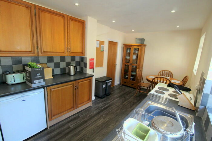 6 Bedroom Semi-Detached House To Rent In Cherry Tree Avenue, Guildford, GU2