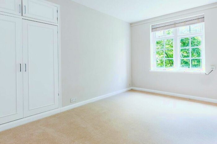 Apartment To Rent In Langford Court, Abbey Road, St Johns Wood, London, NW8