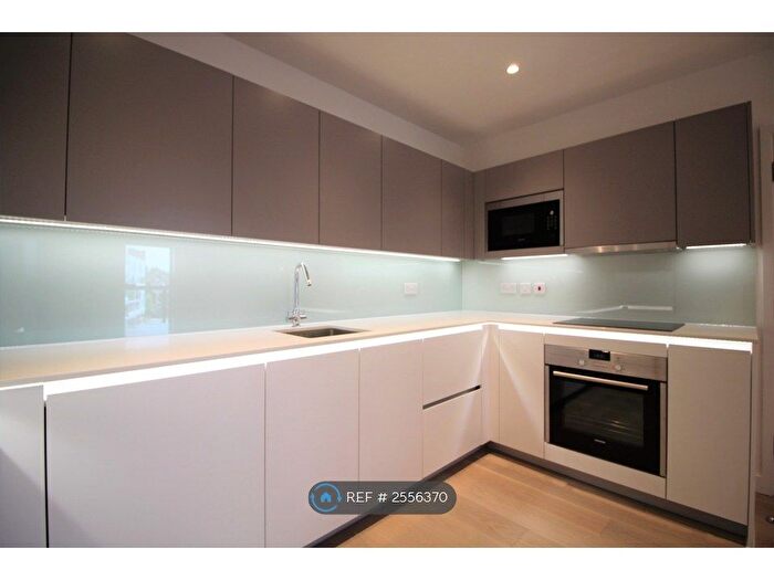 2 Bedroom Flat To Rent In Wilkinson Close, London, NW2