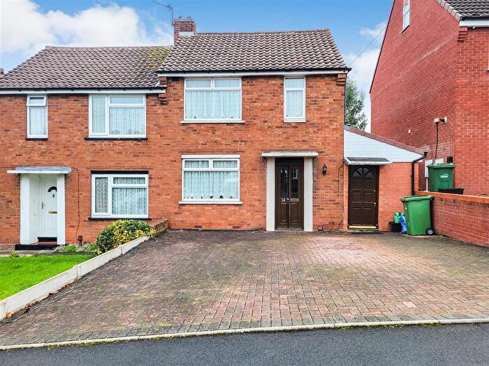 2 Bedroom Semi-Detached House For Sale In Brambleside, Stourbridge, DY8