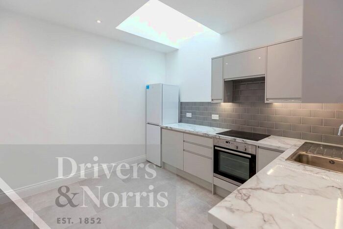 4 Bedroom Flat To Rent In Camden Road, Camden, London, NW1