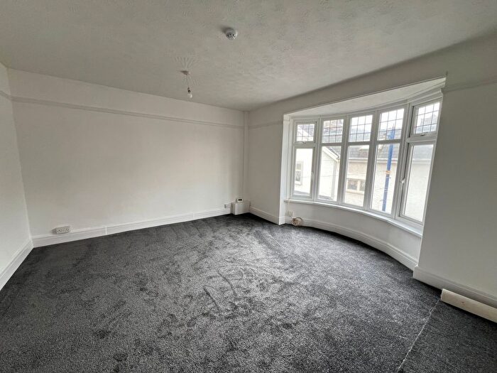 2 Bedroom Flat To Rent In Well Street, Porthcawl, CF36