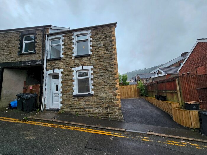 3 Bedroom Semi-Detached House To Rent In Park Place, Abertillery, NP13