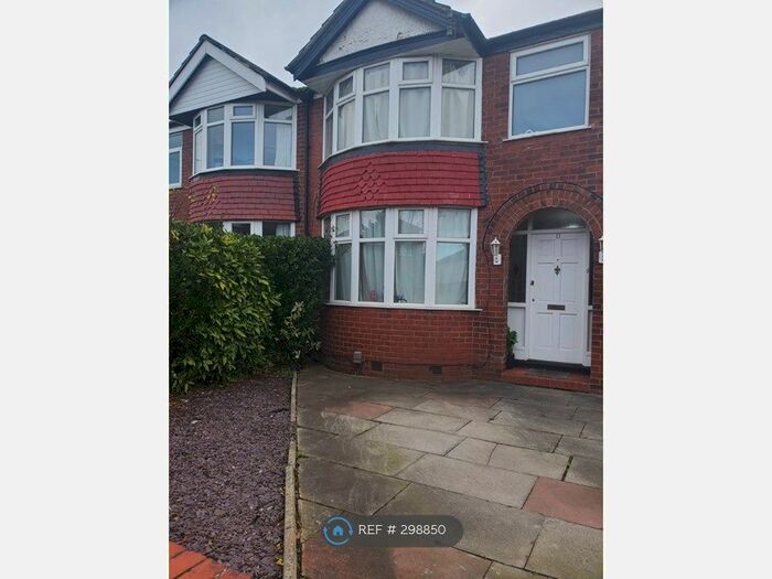 3 Bedroom Semi-Detached House To Rent In Pollen Close, Sale M33